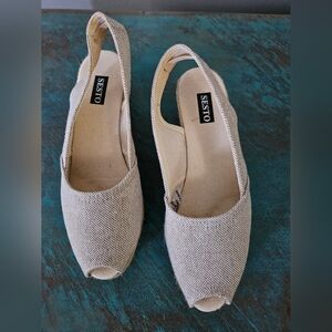 Sesto MEUCCI Cream Beige Wedge Sandals